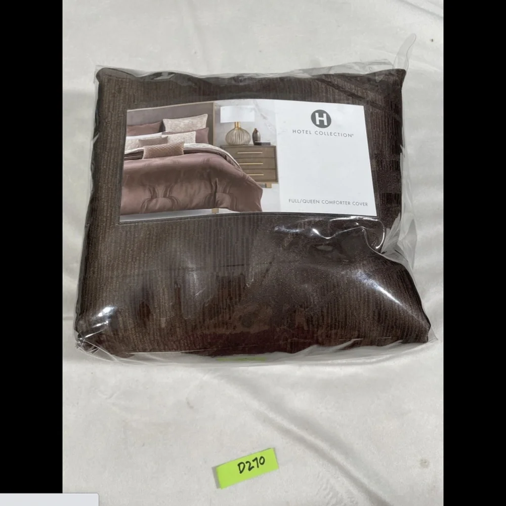 NIB Hotel Collection Contour Duvet Cover in Full/Queen Brown